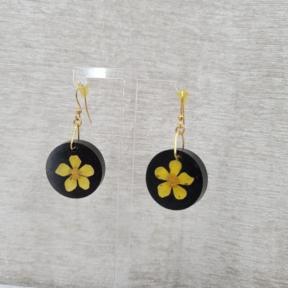 Yellow Pressed Flower Resin Drop Dangle Earrings Gold Toned Hooks Pierced